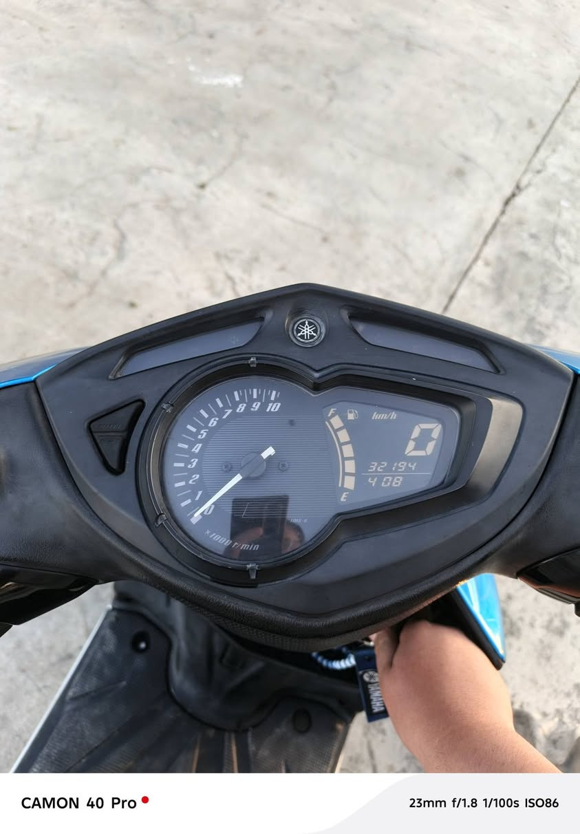 سلام عليكم سكنس لت للبيع دراجة نضيفة قبل سبوع نازلة من رمبة ماشية 32 ألف مكفولة كفر مكينة دراجة مستعجل على بيعتهة عنوان كاضمية الرقم *********** سعر 1650
