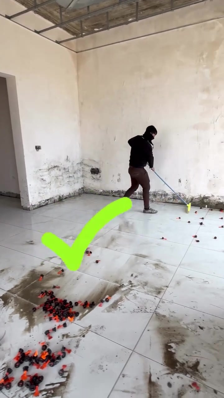 الخامة التي تصنع الفارق... بين كل قطعة وأخرى.
مع EMPIRE FUGA POOL 2900 تحصل على فواصل متناسقة تمنح البورسلين والسيراميك تشطيبًا أنيقًا يدوم طويلًا.
✔ مقاومة عالية للتآكل.
✔ امتصاص منخفض للماء (CG2 WA).
✔ مناسب للمسابح والحمامات والمطابخ والأرضيات والجدران.
✔ لفواصل بعرض 1–6 مم.
EMPIRE FUGA POOL 2900
احترافية في التنفيذ... وجمال يدوم.
امباير لمواد البناء الحديث
***********

