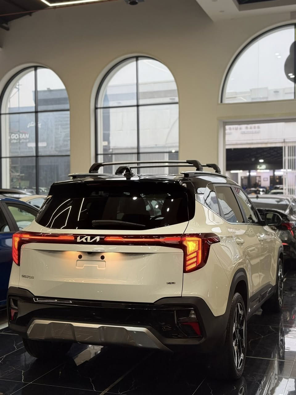 السلام عليكم علق تم يصلك السعر
كيا سليتوس وارد امريكي 
موديل 2024 شكل جديد 
فئة SX فول مواصفات 
تو كلر 
عداد المسافة 29 ميل 

الضرر حادث سطحي خشم البونيد فقط بدون ايربك فقط تبديل لايت بلادي ودعامية 

رقم شاصي وصور مرفقة مع المنشور 

العنوان اربيل معرض مثنى موفق 
***********
***********
صلي على النبي محمد صلى الله عليه وسلم
