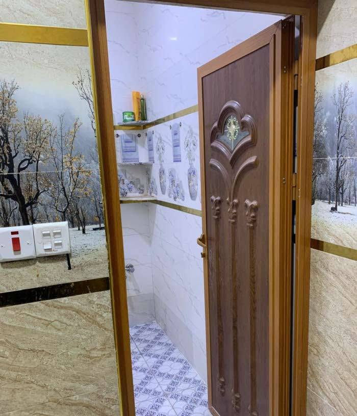 السلام عليكم 
شقه طابق اول للايجار 
العنوان/ حي المهندسين/ خلف شارع اللواء 
التفاصيل/ صاله/ موزع/ مطبخ/ غرفه منام/ صحيات 
للايجار مقابل ٤٧٥ الف 
للاستفسار ***********
