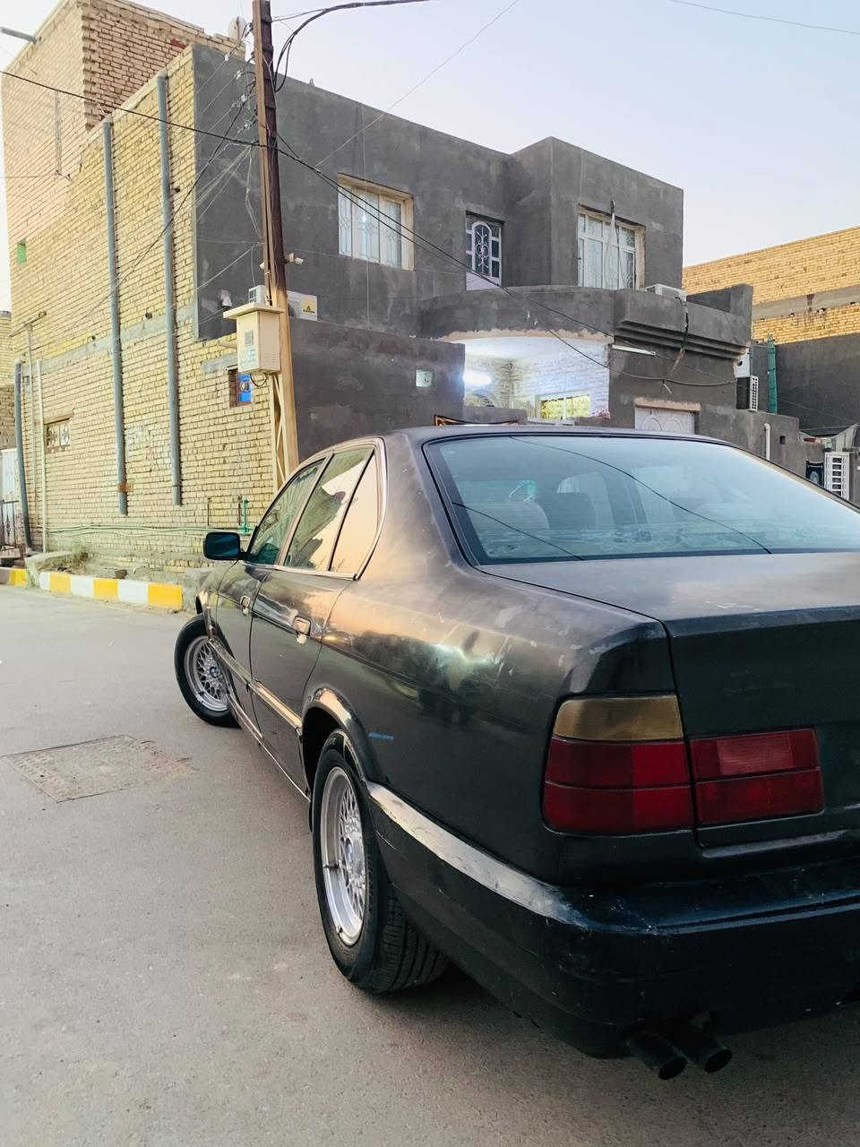 بي ام 525 موديل 92 مسكر عدل كير اوتو بجم عريض داخل جلد بيجي كشن كهربائي  جاهزه مكينه كير حداديه تخم تاير باتري كهربائيات كله شغاله كفاله من الضربه عوزه بس صبغ  مكان الناصريه مركز *********** السعر 32 بيه مجال
