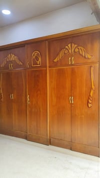 غرفة صاج • ٥ أبواب • نظيفة