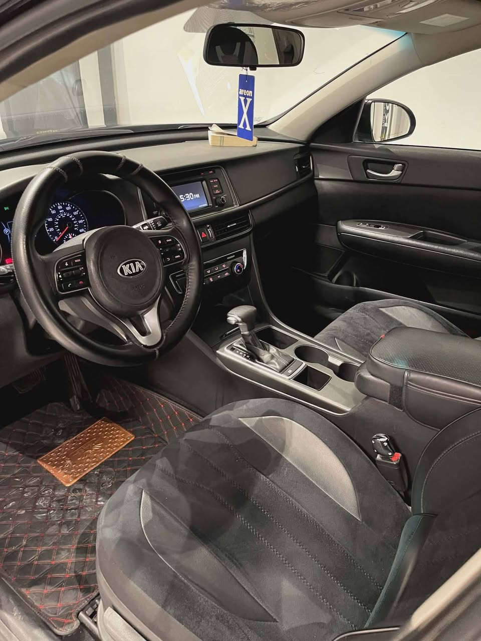 اوبتيما 2017 وارد امريكي. ضرر بنيد فقط من امريكا 

وبل عراق.  جاملغ خلفي نص صبغ.  بدون ضرر. محرك 2400

رقم سليمانيه سنويه 2030 جديده.  حيل حلوه سياره 

ماشيه 96 حقيقي.       مكان بغداد العبيدي السعر 114 قفل. 

***********
