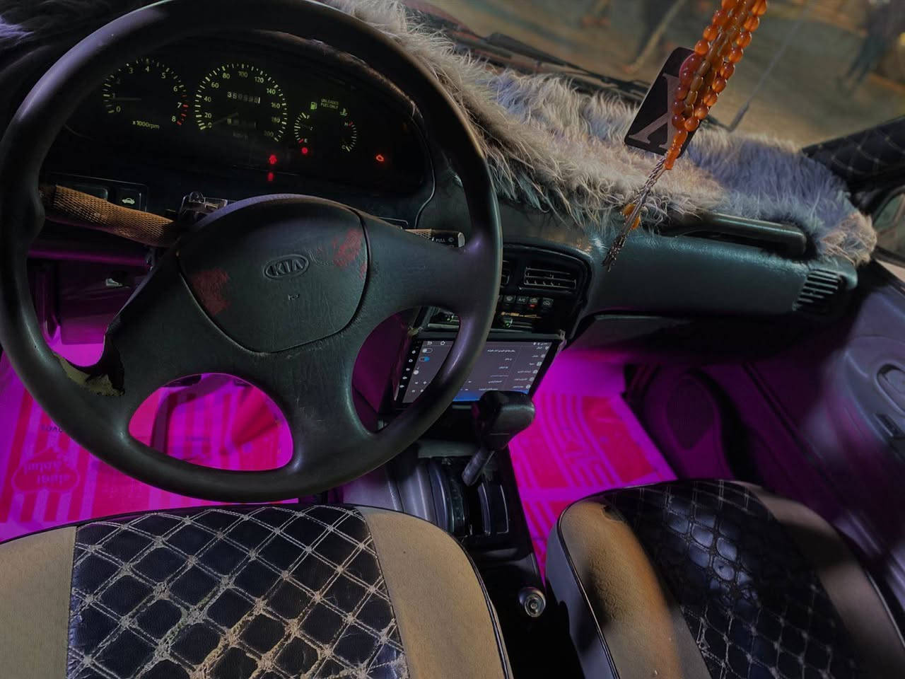 سلام عليكم ورحمة الله وبركاته
عندي سياره 🚘نوع سبورتج احمر ألون 
موديل السياره ١٩٩٥
رقم بغداد انكليزي
هزة جديدة
سنويه جديده 
السياره بل حقيقه احله من الصور 
كير اوتماتيك 
محرك مسكر 
السياره فورويل 
شاشه
كأمره خلفيه 
سستم صوت 
السياره خير من الله 
مكان السياره بغداد 
رقم صاحب السياره ***********
السياره سعرها 38وبيهة مجال
