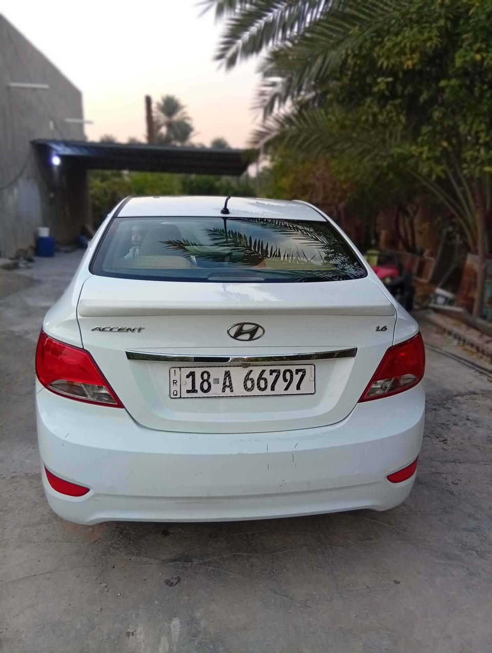 اكسنت 2016 خليجي فول بيه بارد باب السايق وشويه بلبنيد السياره كامله كل نقص مابيه***********  السعر 117 مكلف بالنشر
