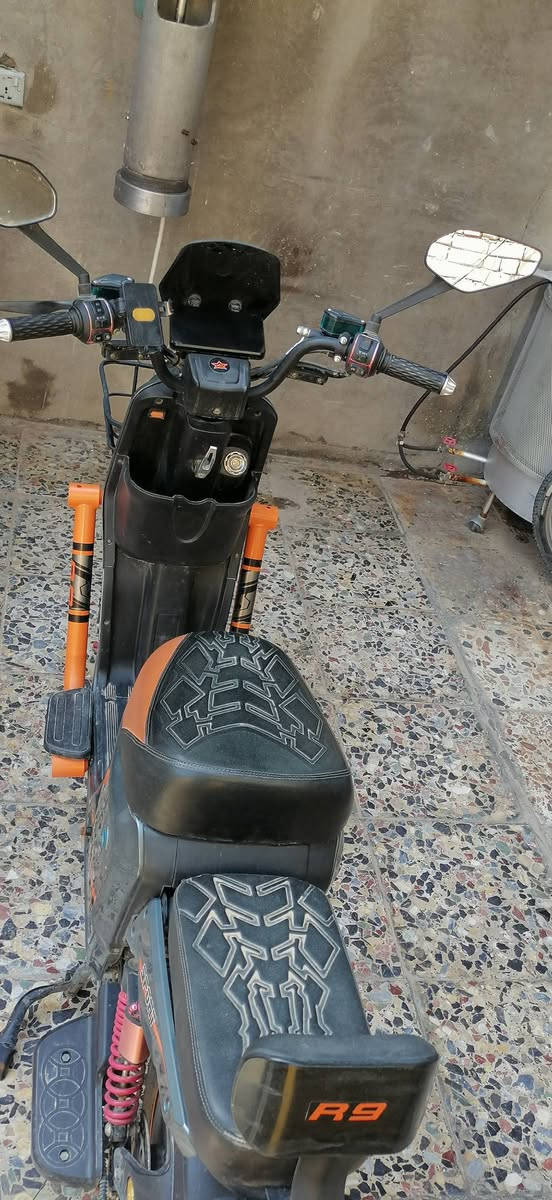 للبيع دراجه شحن نوعR9 موديل 2025 شهر ال7 دراجه نضيفه يعرها 450 الف سعر   قفل قفل قفل  
 كهربائيات كله شغاله مابيه اي نقص ولاا مصلحه على وضع  شركه و وصل الشراء موجود وياها دبل سويج و دبل بصمة و كرت التشغيل

مواصفات 

تشغيل عن بعد 

شاشه آيباد اي عطل يضهر بل شاشه

خمس بطاريات دبل كبار 

قوه الملف 1500 واط 

دبل اشاره+ اشاره يمين يسار 

نضام 4 سرع سرعه  99 

سكن لايت عالي ناصي 

شحن تليفون يو سبي 

جهاز نذار عن سرقه 

ستاند وسط و ستاند جانبي 

بريك عنبار دهن امامي خلفي 

درع حديد من الجوانب

 تايرات جوبلس

نظام بك

مثبت سرعة

بلوتوث و سماعات واضحة وعالية

دراجه سريعه شلعه قويه ومرتبة ونضيفه و حلوه  مكاني بغداد جسر ديالى
 لايوجد توصيل المدائن, بابل


**إذا كنت صاحب هذا الإعلان وتريد حذفه لأي سبب، رجاءا أرسل رسالة إلى الدعم الفني**
