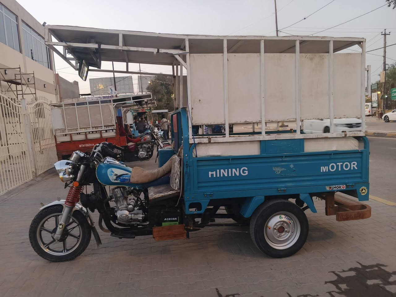 بمليونين ونص وبيها مجال ستوته جمرا مكفوله 
 مديل 23 كوفه سايدين ميثم التمار ***********
