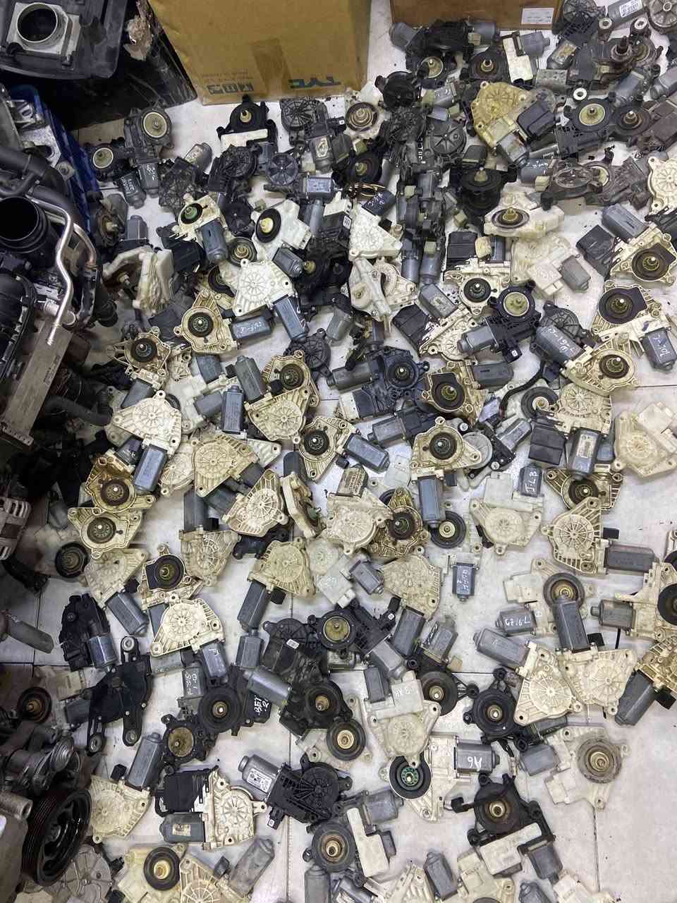 ليظفر ماطور جام لجميع  سيارات فولكس واكن
قفل باب فولكس واكن عام 
العنوان أربيل صناعة الشمالية 
***********
***********
