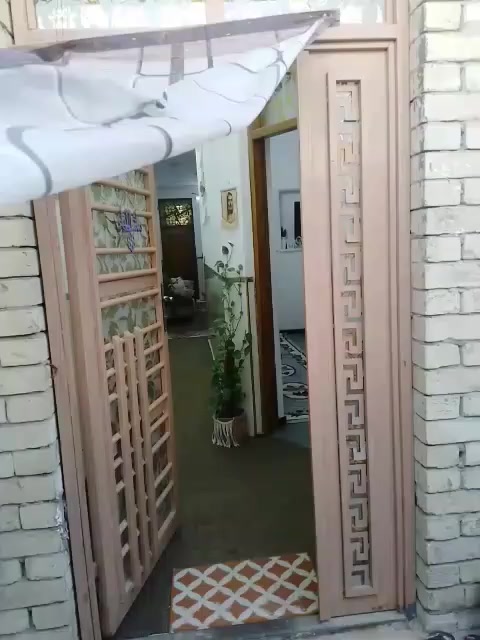 السلام عليكم بيت ١٠٠ متر قاطين حي الرئاسه معمل الغاز نهايته شارع عشرين بالاخير تفاصيل اتصل ***********
