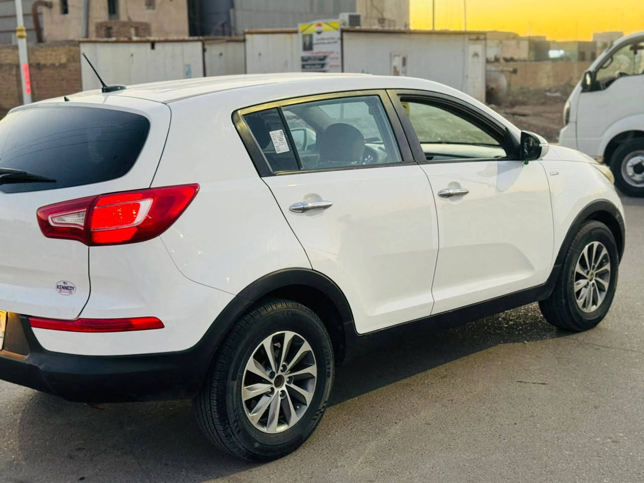 سلام عليكم سبورتج 2013امريكي بيه  بنيد او جاملاغ مكينه دوش مامفتوحه شرط الفحص ماشيه 70الف سياره جديده كير مكينه حداديه تخم تاير جديد جاهزه الخير رقم ذي قار سنويه 28 مكان ناصريه بيع او مراوس حسب القناعه السعر 123او بيه مجال الشراي الستفسار ***********
