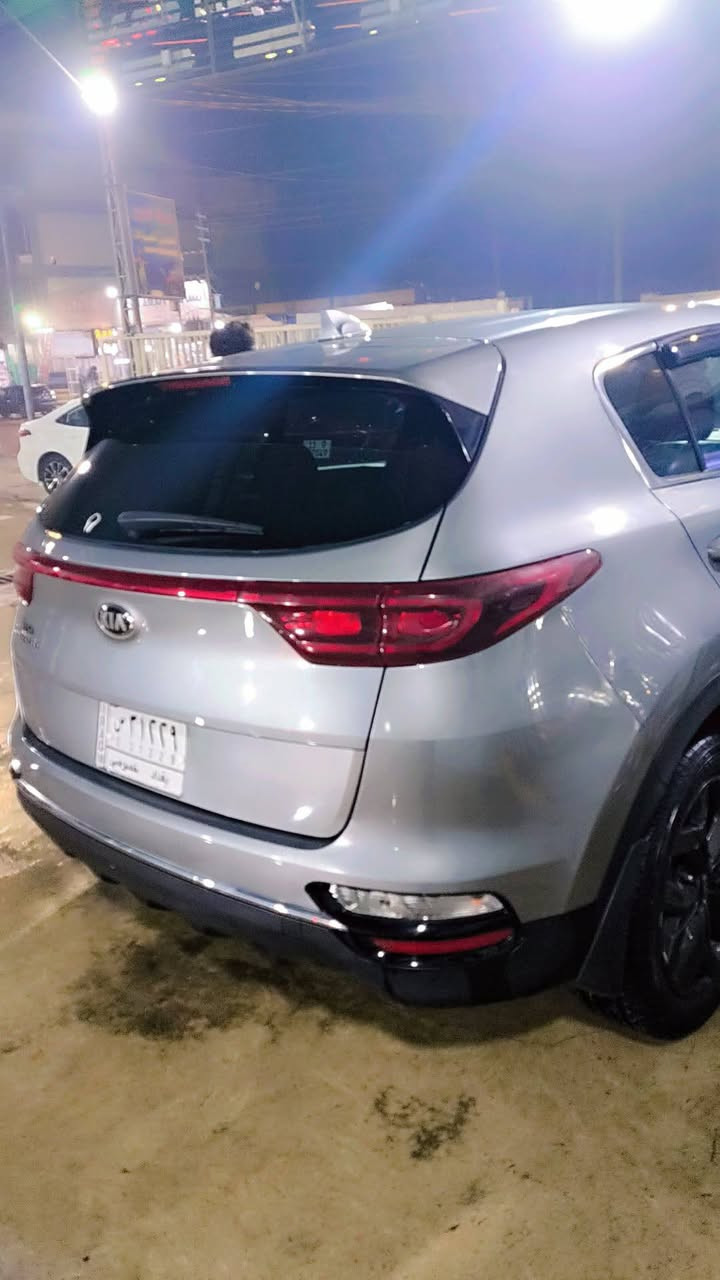 سبورتج 22 وارد امريكي
ماشيه 51 كيلو 
رقم بغداد باسمي مكاني كربلاء سياره على وضع الشركه محرك وكير وحداديه 
بصمه تشغيل عن بعد 
اشاير بالمري 
كرسي كهرباء 
تدفئه مقاعد 
تبريد قطعتين
تلث وضعيات قياده وحساسات 
المعلومات أكثر اتصال على ***********
