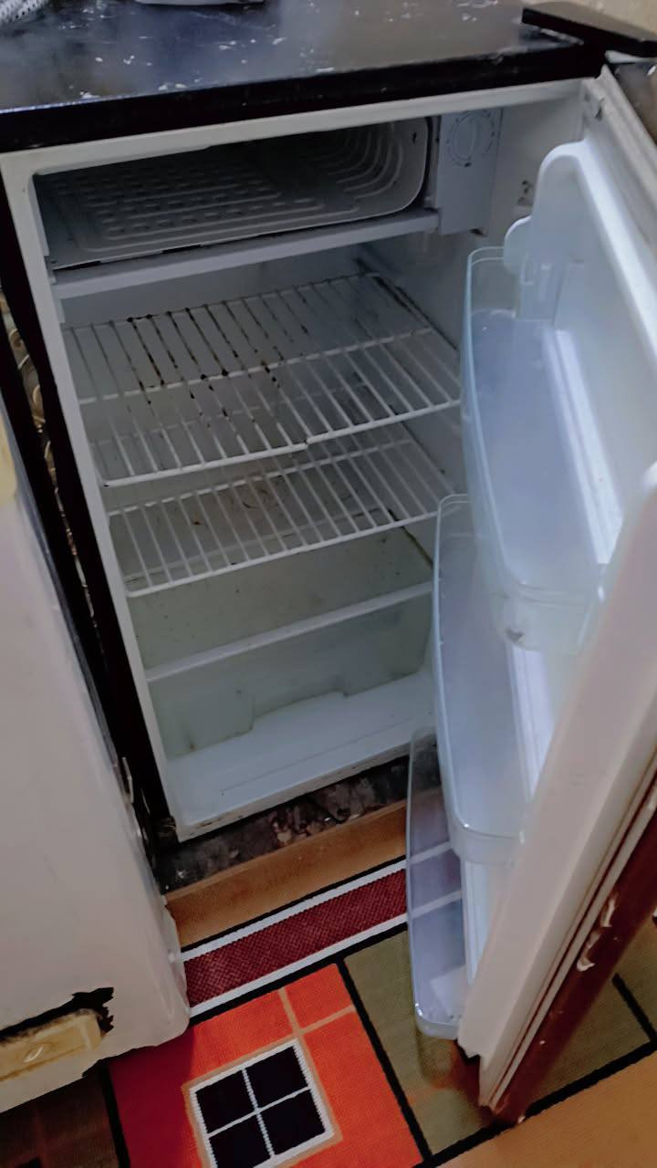 ثلاجه للبيع سعر 70 شرط شغاله وتبرد 👍🏼
الموشراي رجائآآ رجائآآ 
بدون تعليق ولا تجي خاص👍🏼


**إذا كنت صاحب هذا الإعلان وتريد حذفه لأي سبب، رجاءا أرسل رسالة إلى الدعم الفني**