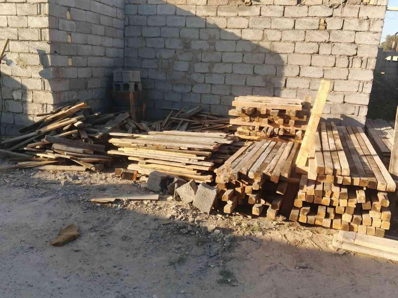 سلام عليكم خشب روسي تارس 25ملم جديد مستعمل دكة
وحدة فقط 
 يدك مساحة 230مسقف+رباط 

مكعب عدد5/لوح 4
لوح 3م/مكعب واحد
لوح2م/مكعب واحد 
حمال 2*4/عدد 15
سير3*3/مكعب واحد 
لوح 1م+2م/مكعب عدد2
لوح 1.5م+1م/مكعب واحد 

العنوان/بغداد الدورة مدخل هورجب 
للاتصال /*********** واتساب 
+***********
