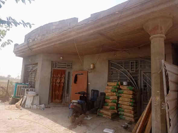 دار في كربلاء خلف مدينة الزائرين الي تكون مقابيل جامعة فريحة منطقة سكينة وهادئة وقريب من طريق زوار

- 100 متر تحت البناء مساحة القطعة كاملة 120 متر (ملك صرف سند 25) بأسم والدتي 

- يتكون من طابق واحد وغرفة نوم ومطبخ واستقبال وصالة بناء درجة أولى أولى

-جاهز من ماء وكهرباء وساكن بي مأجر بالشهر 200 

السعر 55 نهايتة لان مستعجلين ***********
