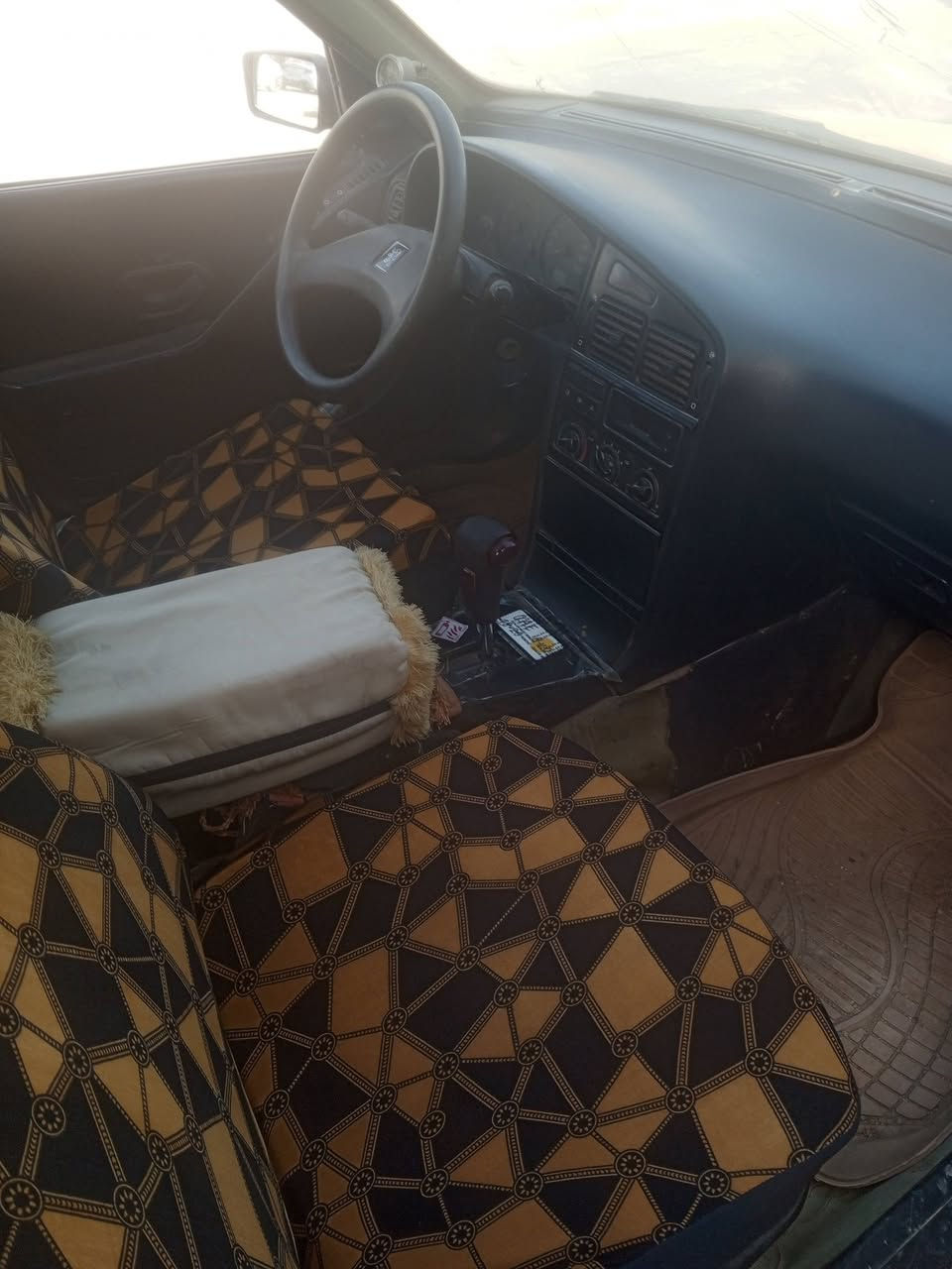 السلام عليكم بيجو روى كير ومحرك ونجي رقم انكليزي سنويه لل 27 صاحبه يريد مداور غرامات مصفره هيئه عليه 100 صاحبه يمي بل سماوه سعره 23 
رقم تليفون *********** وبي واتساب
