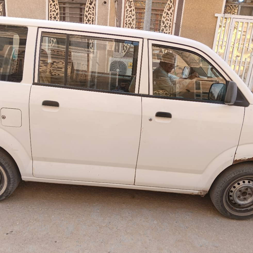 كير و محرك مكفول   كير عادي 5 نمر 
محركه 1600 قتصاديه  
سياره ما ناقصه اي شي بس دوشمه 
سياره مشروع وطني  
65 بيه مجال قلي

للتواصل 
***********
***********
مكان سياره كربلاء كربلاء, العراق
