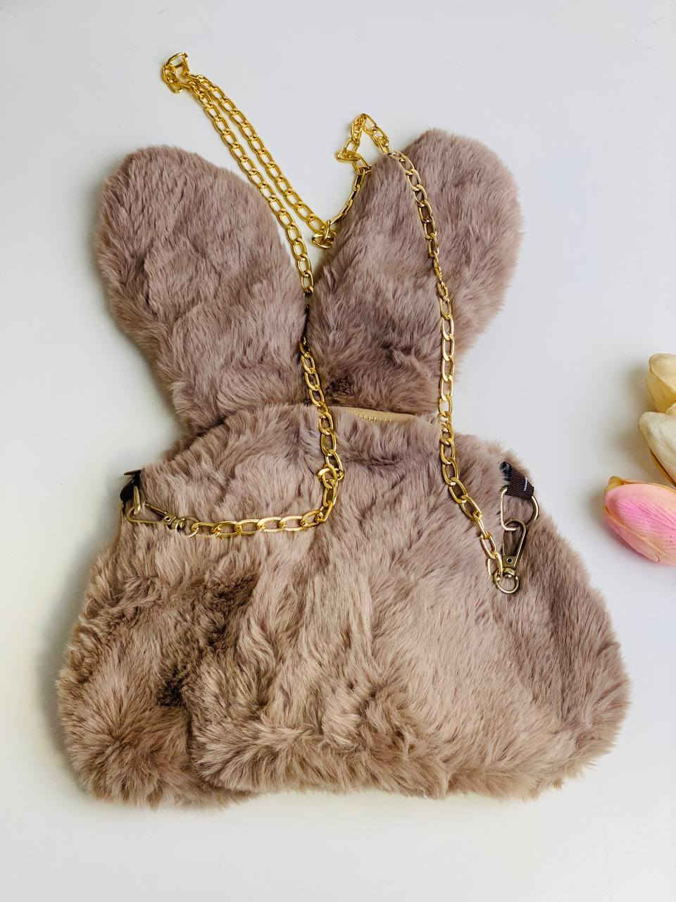 👛ترند الموسم👛

جبنالكم أحلى موديل حقيبة شبابية أرنب فرو فدشي🐰ترند الموسم 🐰 حقيبة لكل انثى انيقة👑 اليك أجمل حقيبة فرو تتناسب مع كل الاذواق👌 ✨حقيبة الارنب 🐰الأناقة بلمسة فريدة!  

دزاين جديد لموسم 2026⛄️
تركي درجة اولى 🇹🇷💯
كوالتي عالي جدا 👍♥️

🎁متوفرة ب 5 الوان 🎁

السعر 10الف

🚘يوجد خدمة توصيل لجميع محافظات العراق ٤ الاف🚘


**إذا كنت صاحب هذا الإعلان وتريد حذفه لأي سبب، رجاءا أرسل رسالة إلى الدعم الفني**