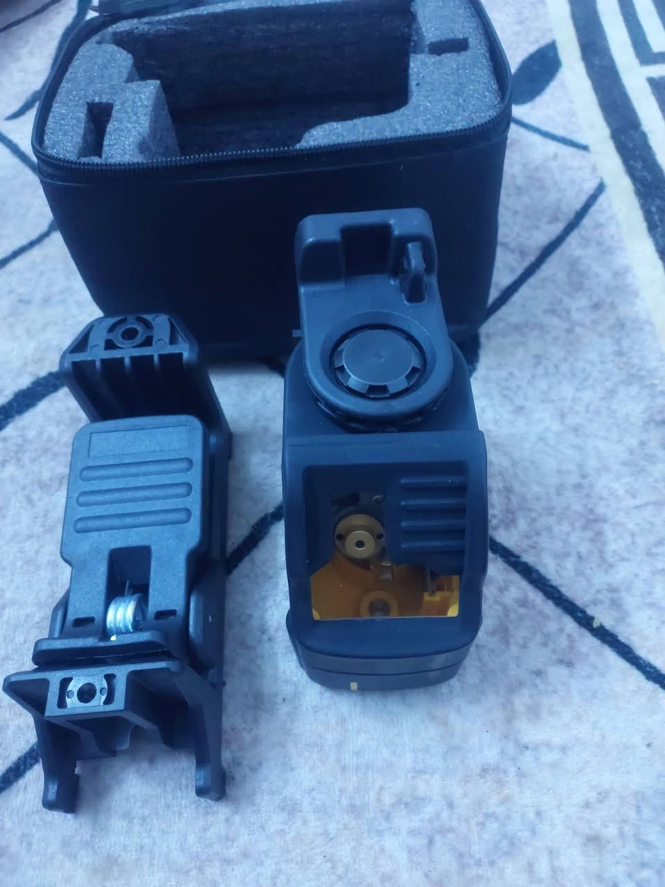 كبان ليزر خطين  ٣٢ مع التوصيل جديد غير مستخدم  ***********
