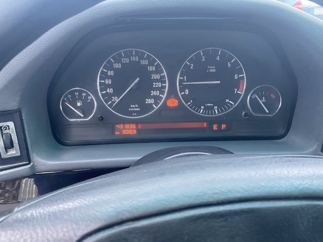 سلاو خوا لەهەمو لایەک Bmw1995قەپات موسەفات مەکینە25گئر تەماتیک دەحامی بۆ دەحامی بەشەرتە 430هەزا رۆیشتیە مەنەفئس ابراهیم خەلیلە***********
