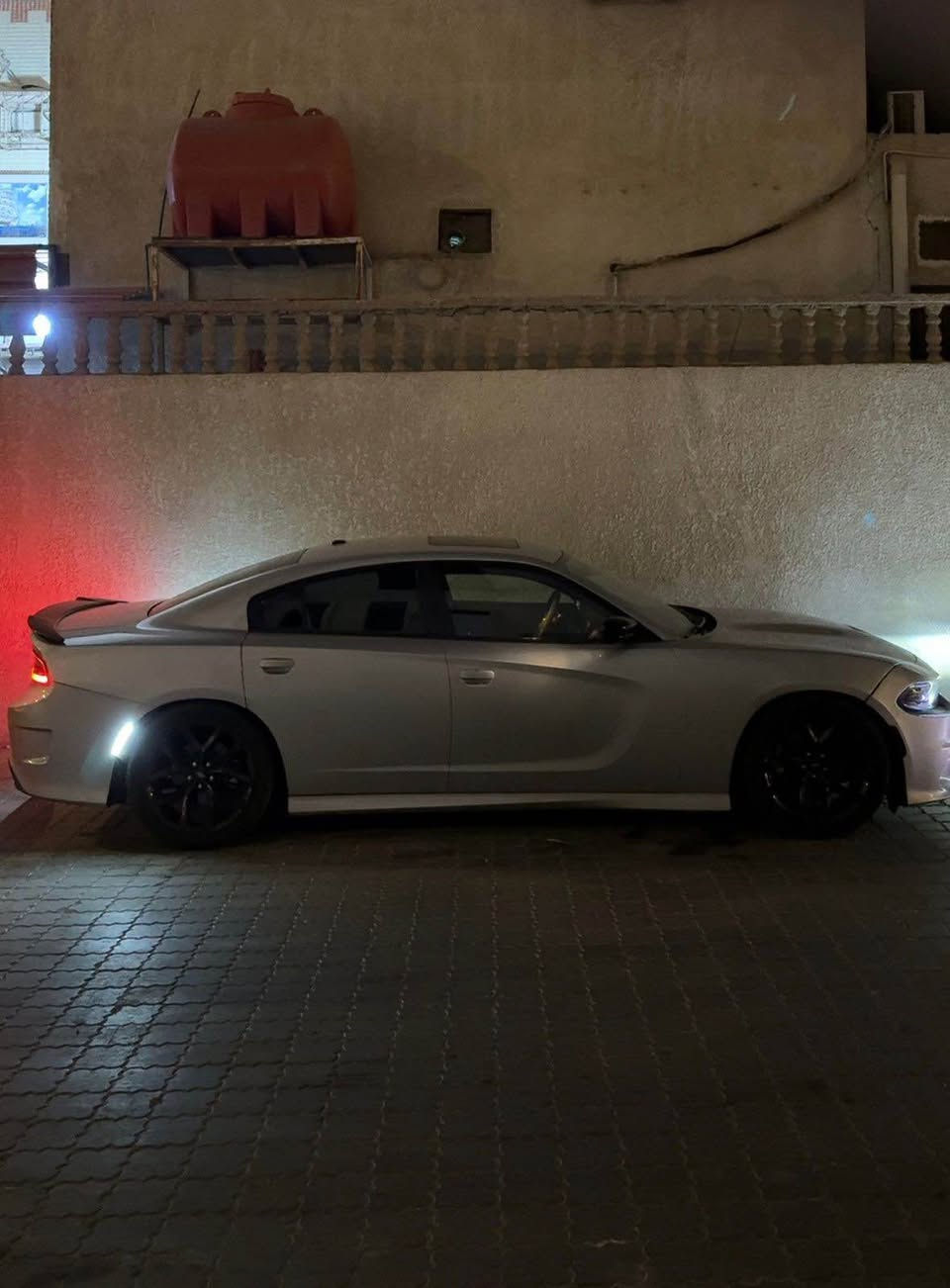 السلام عليكم 
جارجر موديل ٢٣ gt فول للاخير 
ماشيه ٣٣ الف 

*********** البصرة, العراق
