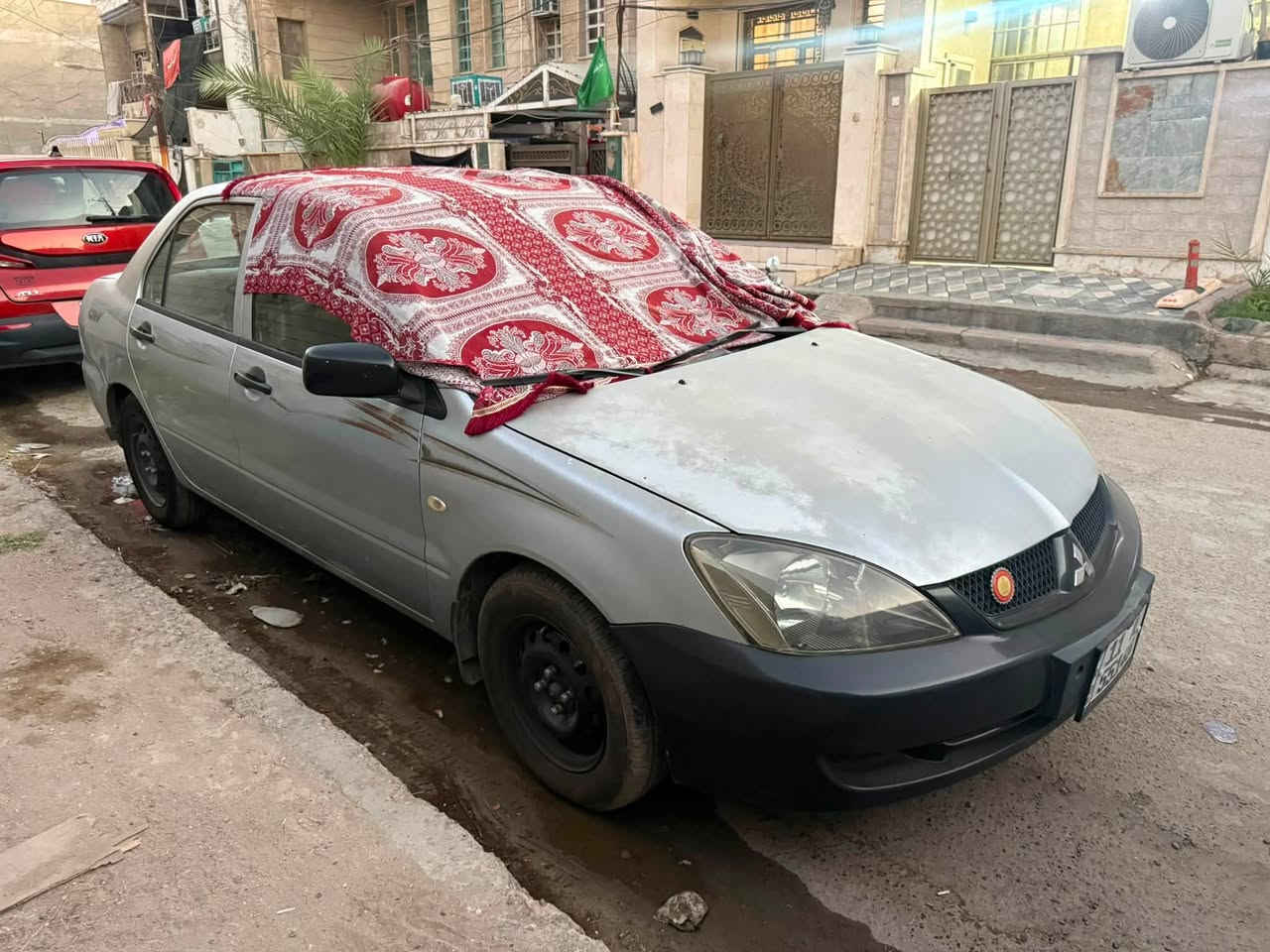 سلام عليكم لانسر للبيع موديل 9 بسمي مكينه كير صدر تخم تاير تبريد كامله سنويه سنه ٣٠ بيه ٣ قطع صبغ بدون ضربه مكاني بغداد الشعب أو حي سومر  سعره ٧٠ ***********
