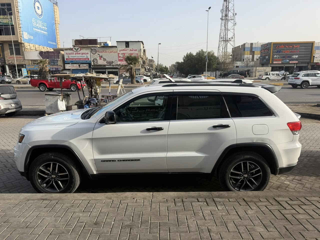 السلام عليكم
جيب گراند شيروكي
موديل 2017 فئة لمتد
رقم بغداد باسمي انكليزي تحويل جديد لغايه 2029
حادثه من جوه بسيط يعني كلين
بس بيها صبغ جاملغ وبنيد اثر شخوط السياره جديده ونصبتها كلش حلوه الايرباكات سليمه لا شاصي لا لغد لادواخل تجي وتشوفها بعينك السيارة لوك
المواصفات 
1- محرك 6 سلندر 3600 بحاله جيده گير جديد 
2- صدر امامي خلفي جديد 
3- گاردن واكسل جدد
4- طخم تاير جديد
5- لد امامي
6- لايت زنون عالي ناصي
7- بانوراما
8- حساس خلفي
9- كاميرا خلفيه بلاد
10- جنطه شفط كهرباء
11- اشاير بالمري
12- مري قلاب وي البگ
13- شفتات بالاستيرن
14-استيرن كهرباء
15- تدفئه بالاستيرن
16- شاشه بلاديه
17-داخل بيجي
18- كشات جلد
19- تدفئة تبريد بالكشنات
20- الكشنات الاماميه كهرباء
21-كشن السائق حفظ ميموري
22- الكشنات الخلفيه تدفئة
23- تدفئه تبريد فول
24- دمام خلفي بالصندوق
25 - دمام خلفي
26 - مخرج كهرباء
27- المري تعتيم للضوء
28- اوتو ستوب ( توقف ذاتي )
29- السياره مسويلها ادامه وسيرفس كامل
30- هوكات امامية
السعر200$ وبيها مجال
مكان السياره بغداد الشورجه
او الشعب 
الاتصال عالارقام التاليه ***********
***********
الخاص مامتواجد وعذرا على الاطاله
تعجبك اهلا وسهلاً
ماتعجبك شرفتني وعلى راسي
