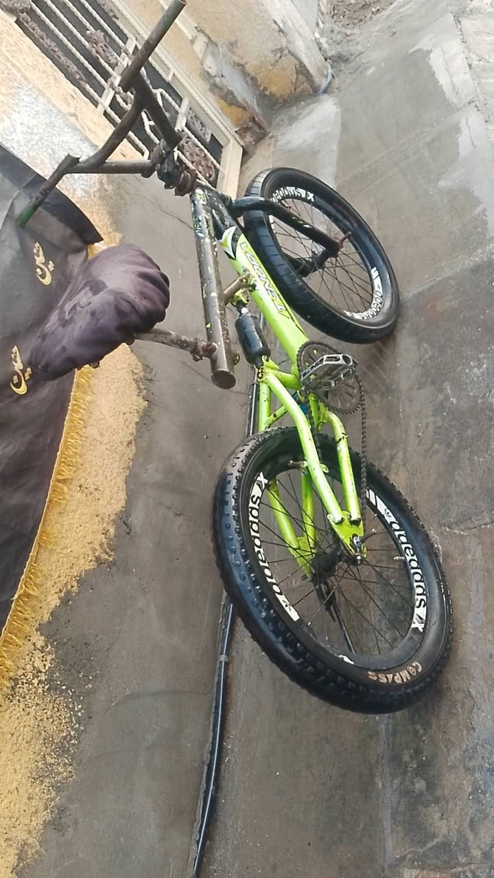 السلام عليكم 
بايسكل دبابه BMX
السعر30وبي مجال 
***********
مكاني بغداد مقابل دائره مرور الحسينيه
للبيع او مراوس حسب القناعه
