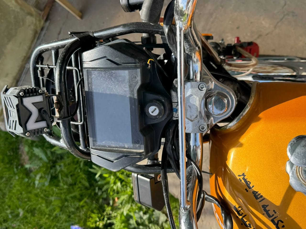 السلام عليكم  دراجه ايراني  موديل 25  نضيفه مثل ما واضع بل صوره مكلف بل نشر صاحب دراجه ‭0780 007 8043‬.
