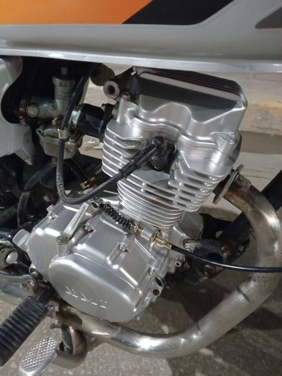 سلام عليكم شباب دراجه نامه شلامجه معمره جديده المكينه 25 جديده كلك مكفوله السعر 450 ما متواجد عل فيس خابرني ***********
