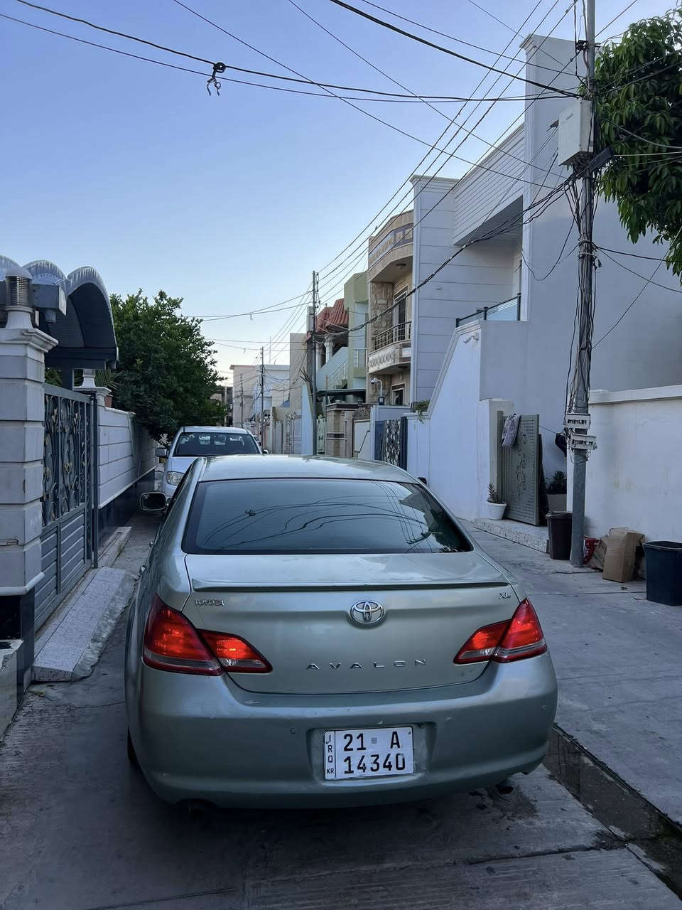 Avalon 2005
بۆ فرۆشتن سە نەوی تازە یە  
تایەی تازەیە
دسکو دەبڵ هەموی تازەیە بیلادی بۆ دانراوە
بەس سلاید نیە 
دووپرچەو نیو بۆیاخە  
شوێن کلار نرخ 98 
ژم.***********
