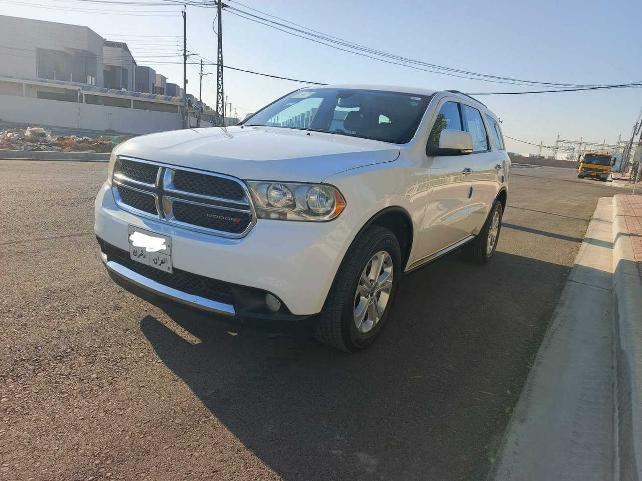 السلام عليكم 
دورنكو موديل 2013 وارد امريكا كلين بدون حادث مكفوله كفاله عامه حته الدعاميات مكفولات من التكحيل 
المواصفات فول عده الفتحه 
كشنات كهرباء
كشنات خزن
كشنات تدفئه
مري اشاره 
جنطه كهرباء 
شاشه قلابه
كامره 
مري قلابه اثناء الرجوع
حساسات
وبعد بيه مواصفات 
السياره فول الفول عده الفتحه 
مكان السياره بغداد مجمع نجمه بغداد السعر 200 وبيه مجال رقم الهاتف *********** ابو أيمن بغداد, العراق
