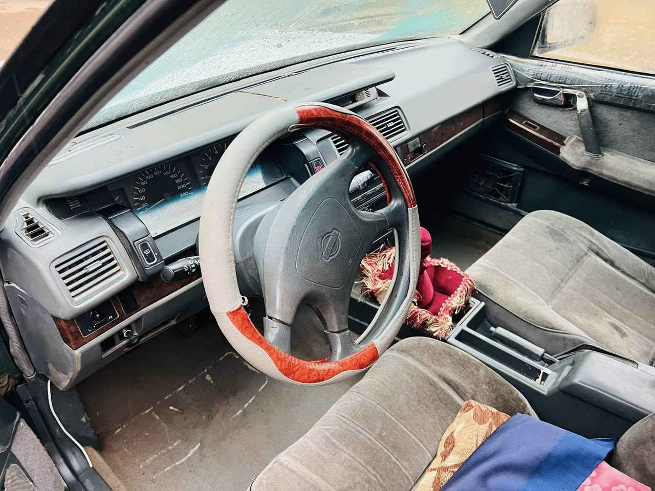 سياره نيسان سدرك موديل 2003 ادوات حبل للبيع السعر 20ورقه وبيها مجال ويرهم مراوس حسب القناعه رقم الهاتف ***********
