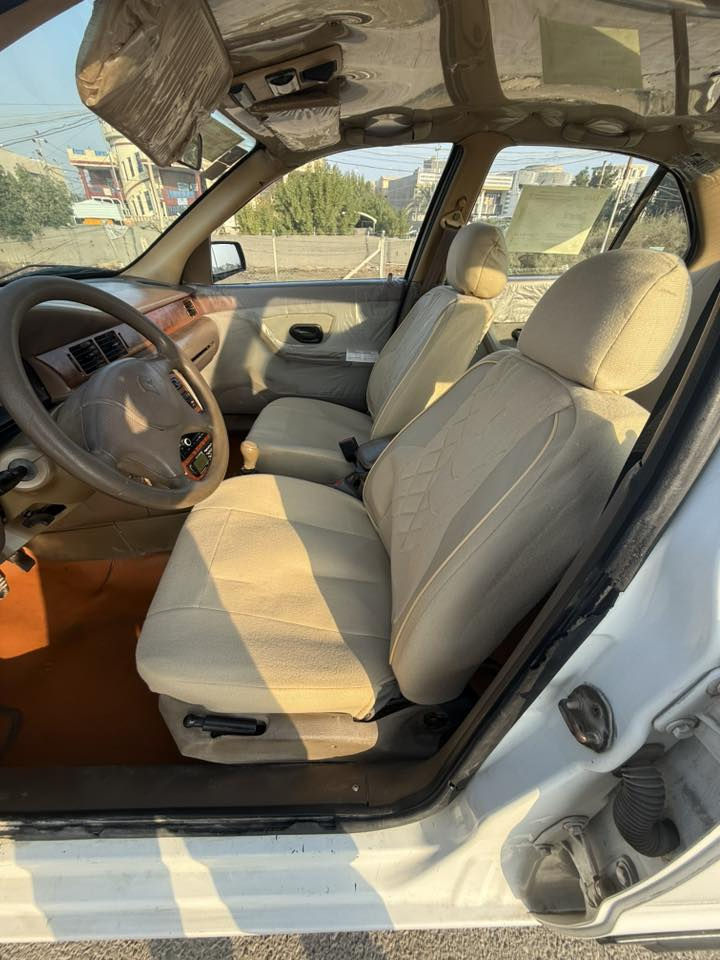 السلام عليكم 
سمند 2011  بيها مكفولة من الضربة فقط البنيد طاير السيارة باسمي رقم دولي سنوية جديدة وما ناقصها برغي السعر ٣٨ 
***********
