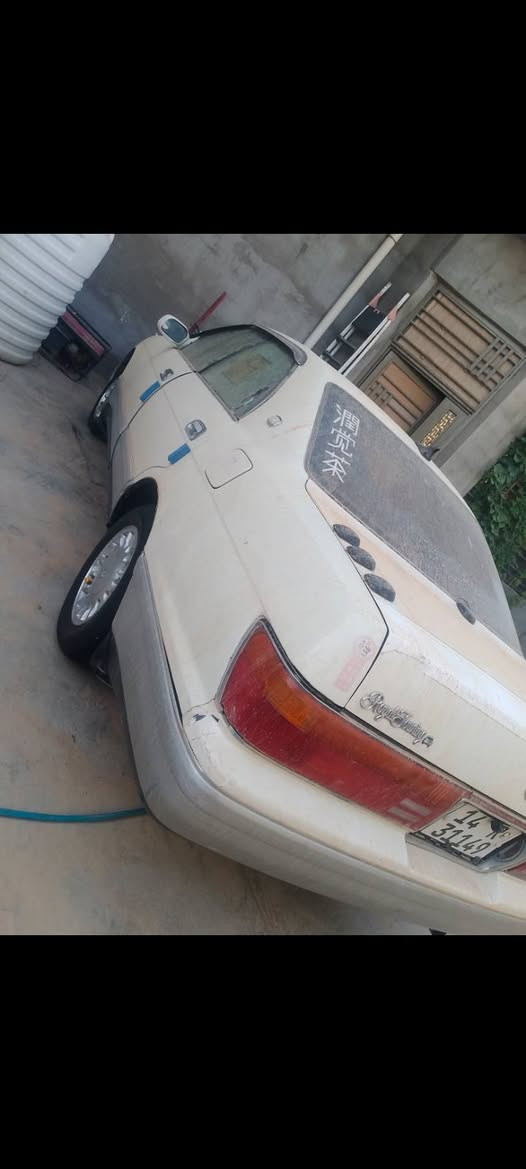 سلام عليكم كراون بطه موديل 2000اصل سياره كفاله كصه ضربه نقل بيه صبغ بس سياره محرك كير بجيس نضاف وشلعه تخبل لايت زنون الاصلي تحكم على تليفون مرتبه ونضيفه بسمي رقم جديد تبريد تايرات جدد دواخل سياره نضيفه و وكهربايات كله مرتبه تجي وتشوف بعينك سعر 62وبيه موقعي البصره ***********
