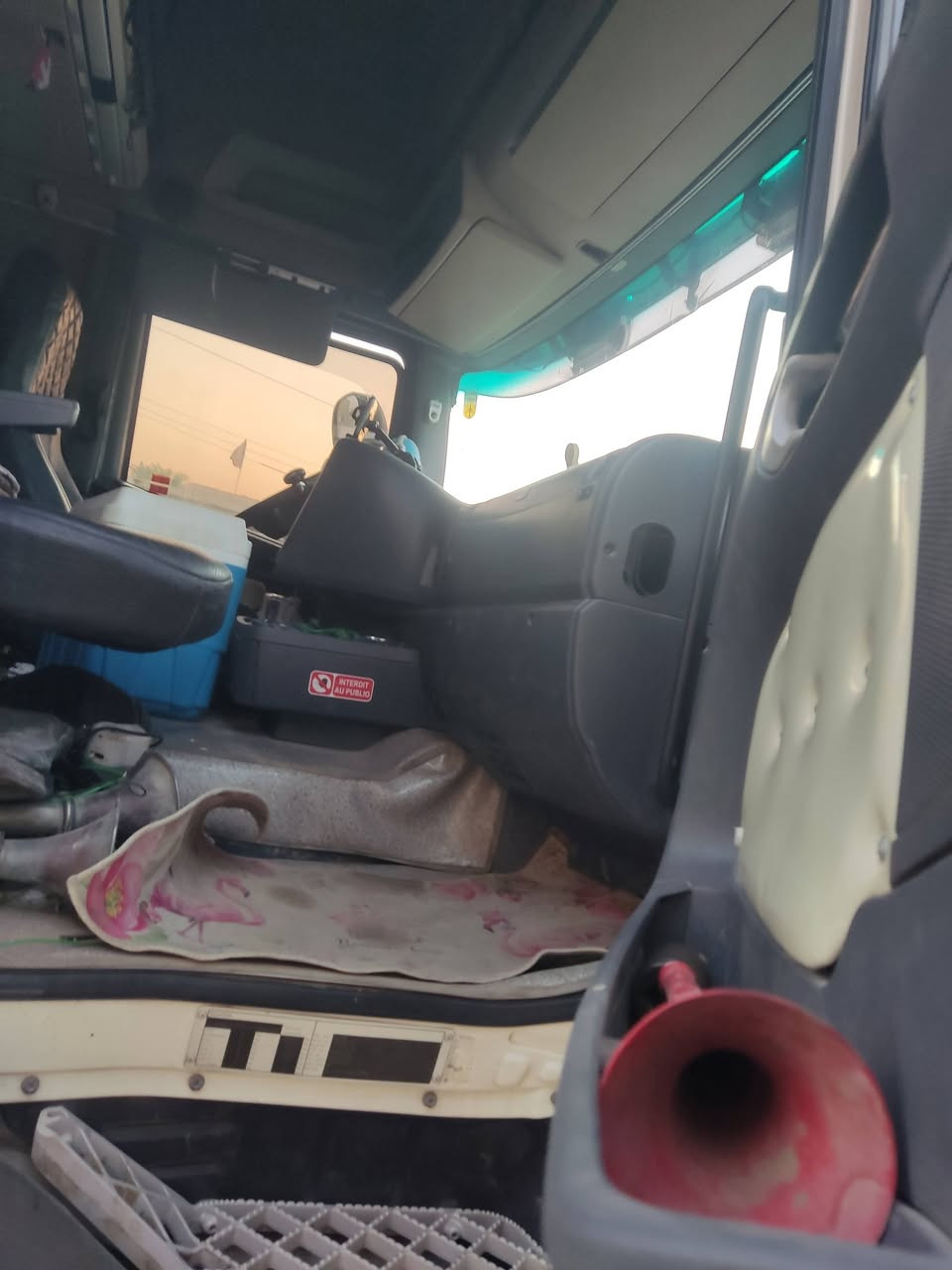 للبيع اسكانيه راس تريله رقم اربيل جديد
اخوان بس راس فقط  بدون عريانه فول مواصفات 
مكينه  6 انجكشن 4خطوط  كير اوتوماتيك مساحه
السياره جدااا نظيفه 
السعر المطلوب يتصل ع الرقم الموجود
لاستفسار  ***********
