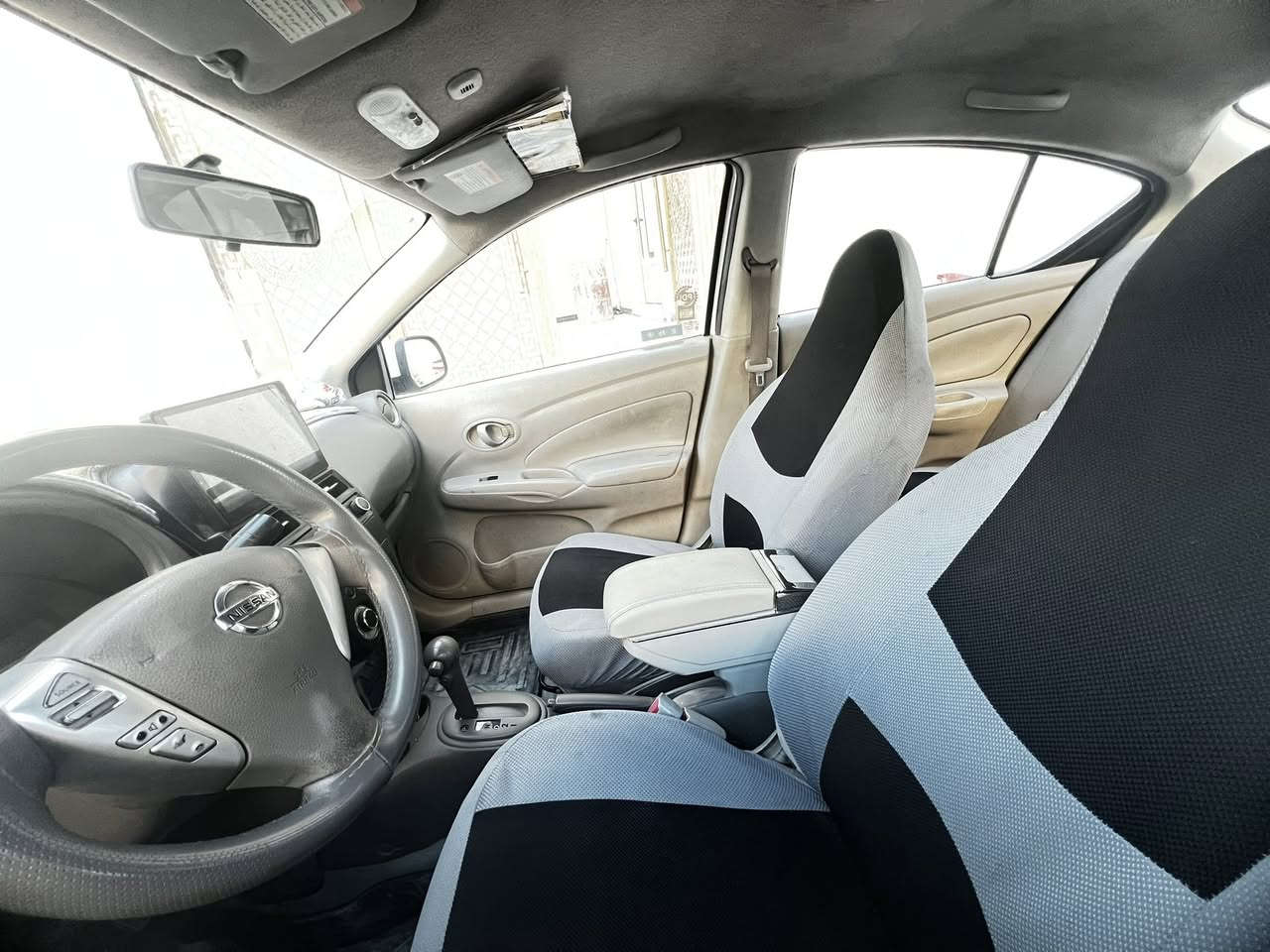 سلام عليكم نيسان صني 
مـديل 20
سياره حدادية وتخم تايرات 
جديد + سياره بيها طخات 
وبارد 
سعر98
***********
