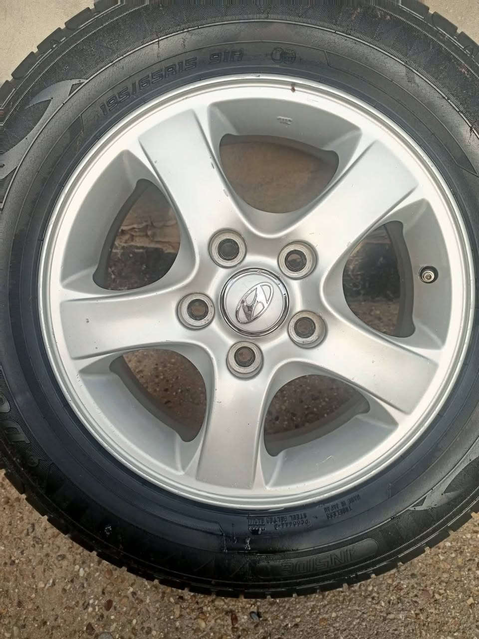 السلام عليكم للبيع وياله تخم هنه وتايرات حجم 15 تخم كامل السعر 200 وبيهن مجال مكان نجف***********
