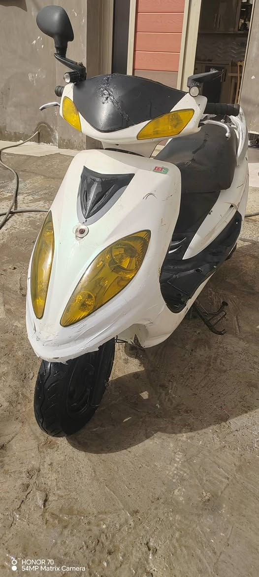 دراجه SYM كهربائيات شغاله محرك مجفت شغل أوله
دراجه نضيفه حلوه تجي تفحص يله تاخذ للتواصل خاض لو على الواتساب ***********
