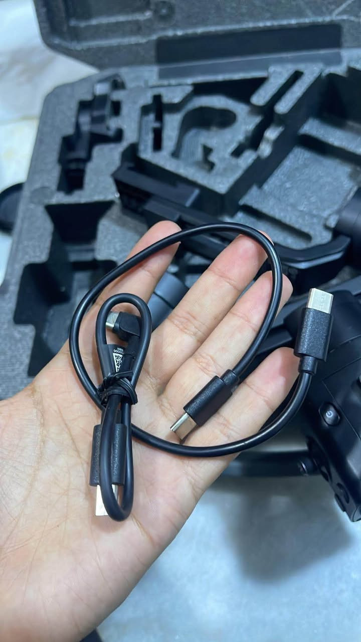 للبيع رونين **DJI RSC Combo** بحالة ممتازة، استخدام نظيف وخالي من المشاكل، جاهز للعمل مباشرة.

**المحتويات:**

* رونين DJI RSC Combo
* الجنطة الأصلية
* قبضتان
* جميع الملحقات الأصلية كاملة

الجهاز يعمل بكفاءة عالية ومناسب لتصوير الأعراس، المجالس، وصناعة المحتوى.

للاستفسار أو الحجز، يرجى مراسلتي على الخاص.
السعر (٢٥٠ ) بي مجال بسيط و شامل التوصيل بغداد, العراق


**إذا كنت صاحب هذا الإعلان وتريد حذفه لأي سبب، رجاءا أرسل رسالة إلى الدعم الفني**