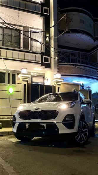 السلام عليكم 
سبورتج موديل 20 ماشية 51 الف كم السيارة بيهة كم طخة مو بالشارع كلهن بباب گراج البيت لان چانت السيارة بيد بنية غشيمة … جاهزة اي نقص مابيهة سيارة حلوة ومال بيت يعني مال جني الطختين ذني صلحناهن الباب الخلفي اليمنة انصبغ والجاملغ تكحيل بس تخم تاير داخل حمصي خمسة ويل كب والسبير المقدس مشام الهوة رقم انكليزي وبسمي سنوية لل 29 واي استفسار اني حاضر عنوان بغداد البلديات ***********
