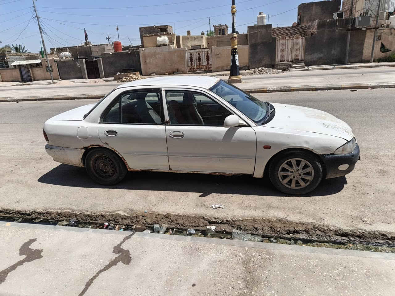 للبيع 
بروتون نواب ضباط 
مكينه نضيفه كير عادي 
كهربائيات شغاله لايت اشاير جام كهرباء 
تخم تاير باتري جديد 
السعر 12وبيه مجال مكاني ناصريه قضاء الغراف
***********

