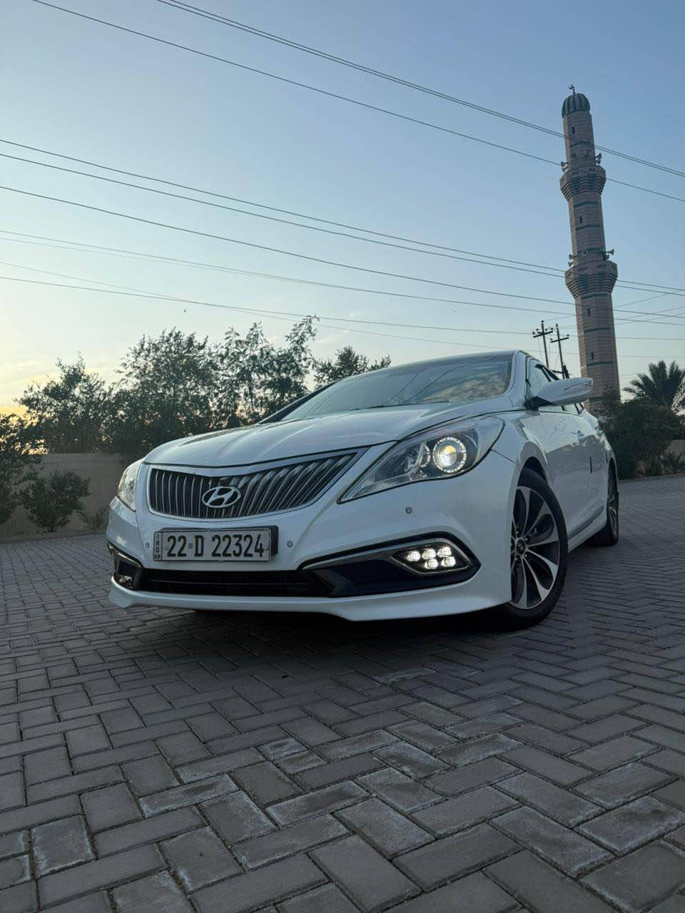 السلام عليكم للبيع ازيرا ٢٠١٤ خليجي بدون اي حادث او صبغ فقط بارد ومكحل بالباب الخلفي سياره فول مواصفات تحويل مباشر خاليه من العيوب والعطلات وعليهه ادامه كامله موجوده في حي الجهاد السعر ١٤٢ ورقه بيهه مجال بسيط للاستفسار *********** وشكرا بغداد, العراق
