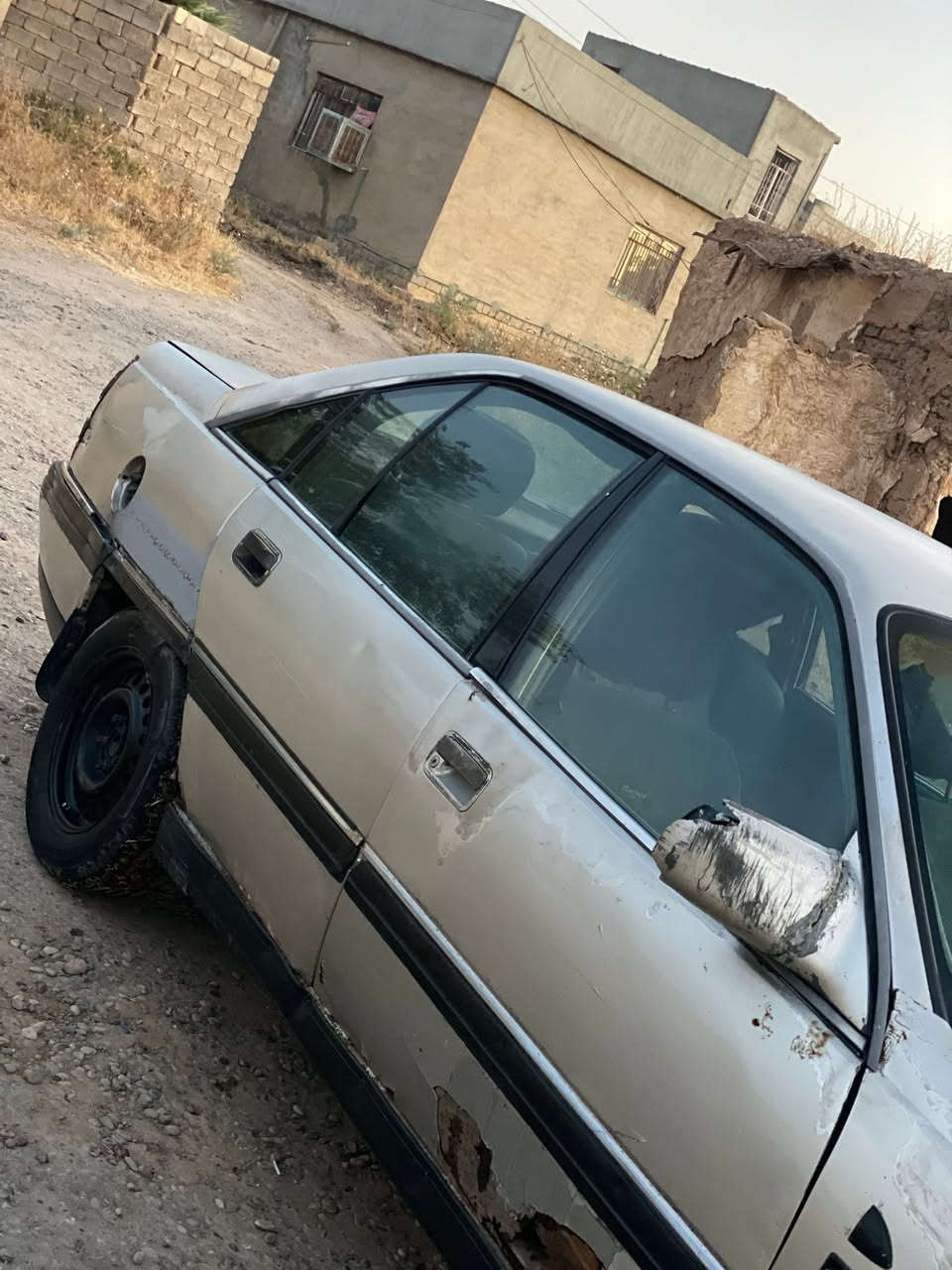 السلام عليكم اوبل اوميكا 20 كير ومحرك يشلع جير  للبيع السعر ١٠ وبيها مجال  وذا مراوس هم يرهم  ***********
