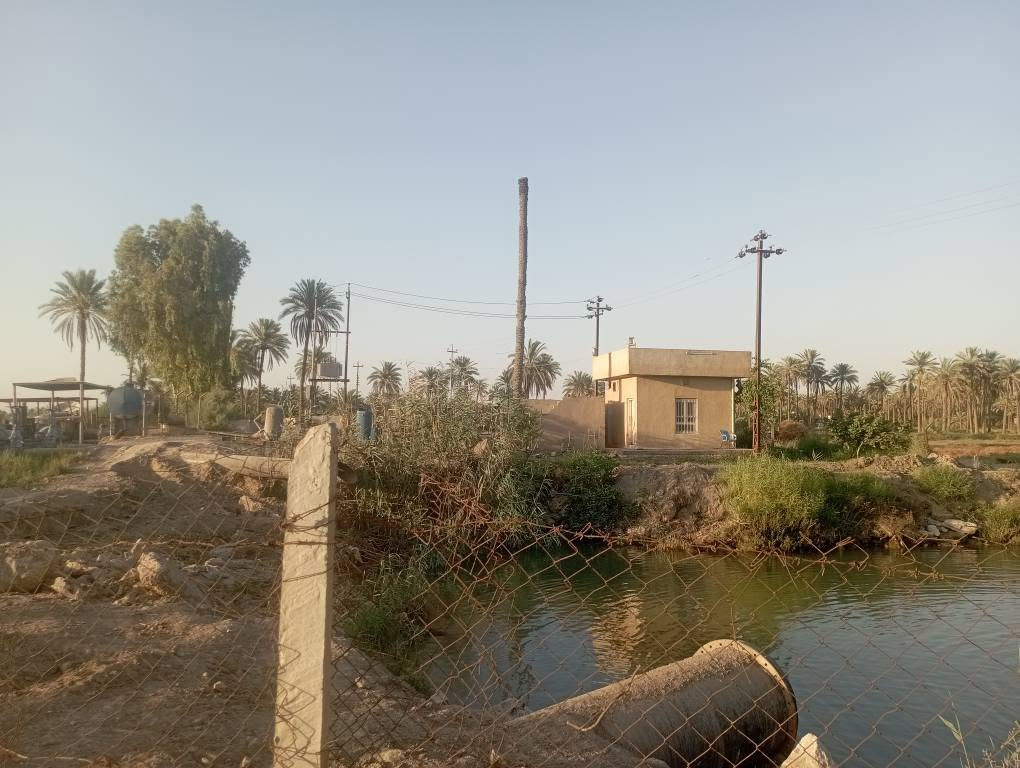 سلام عليكم دونمين سنتر على شط الحله وجدول بابل مكان هادئ وموقع مميز قرب أثار بابل الي يحب يتواصل رقم الهاتف وتساب *********** حلة, بابل
