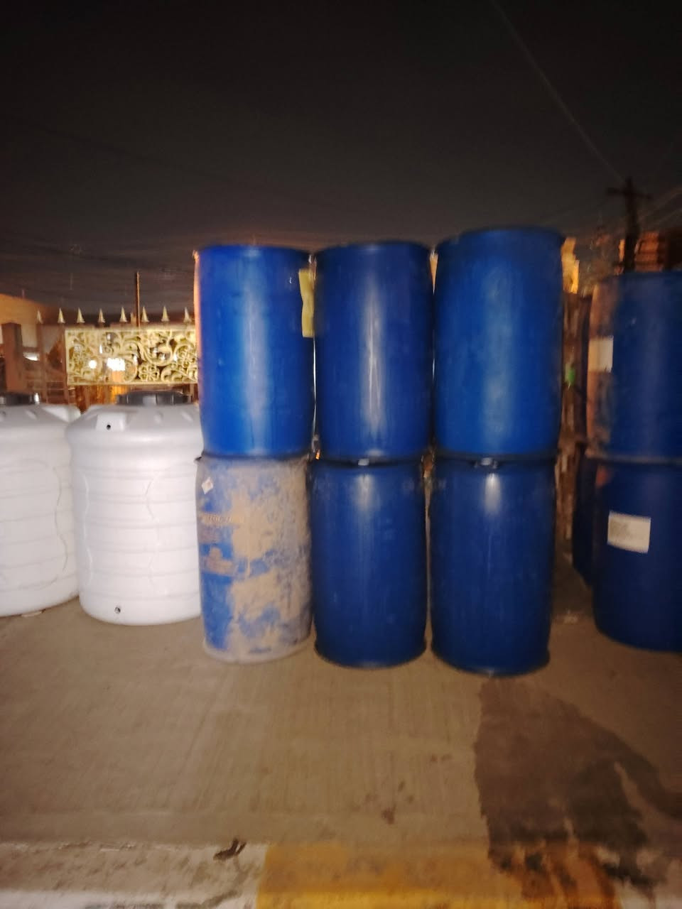 براميل نفط ٢٢٠ لتر كلش نضيف سعر لواحد ٢٠ الف برميل نفط ٢٧٠ لتر كلش نضيف سعر لواحد ٢٥ الف العنوان الفلوجة حي المعلمين قرب جامع سعد *********** ***********
