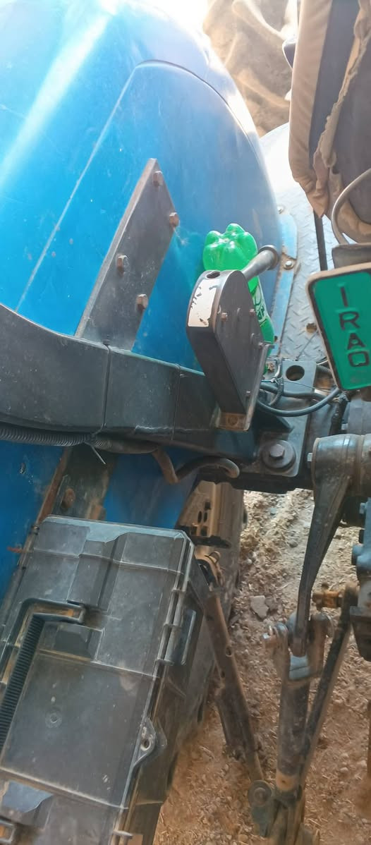 مكينه نيوهولند للبيع محسن تلاثه كير 2009 رقم بغداد الماني حره المكان بغداد ابو غريب ***********  ‏‪***********‬‏
