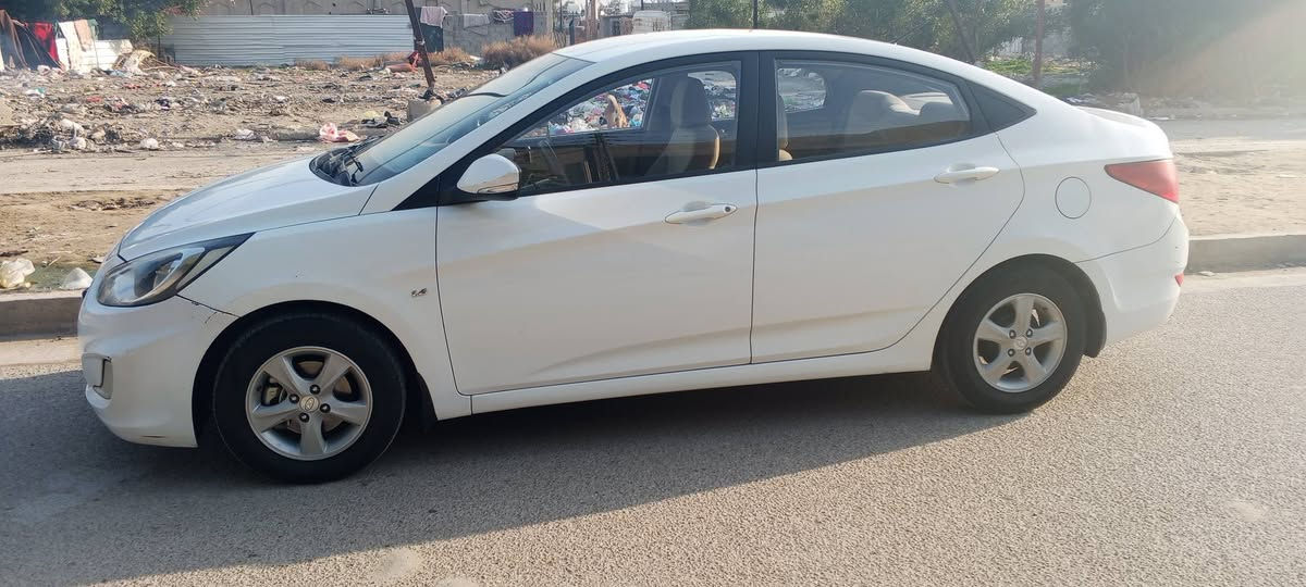 اكسنت خليجي 
موديل 2013
ماشية 104الف كيلو
محرك 1600دوش 
كير محرك مكفول 
سيارة مكفولة من الصبغ وتبديل 
بيها مكانين بارد 
سيارة جاهزة مناقصها اي شي
رقم بغداد بسمي مشروع وطني 
سعر 102 بيها مجال 
مكان بغداد جكوك 
***********
