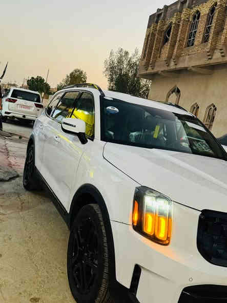 للبيع..  .. للبيع 
سيارة تيلورايد 2024
 X Lin  الفول الفول المعروفة مواصفاتها  السيارة وارد أمريكي حادثها تخريب سرقه فقط بدون ايرباك بدون صبغ بدون استبدال أي قطعة ..السيارة كلين كلين تم استرجاع نفس أغراضها (( نعم)) بيها بي دي آر   خشم البنيد ومقدمة الجاملغ  أيضا.  السيارة ابلادية بمعنى الكلمة ماشية 19 ألف كيلو متر  مو ميل....قابل للزيادة. 

وهذه جملة المواصفات إلي أعرفها 
 
1 بصمه ابواب لمس وتشغيل وصندوق 
2 فتحه سلايد 
3 كامرات 360
4شاشه جبيره كار بلي
5 داخل رصاصي
6 كشنات جلد تدفئه تبريد
7 رادار امامي توقف ذاتي 
8رادار خلفي ايضا توقف عند الخطر 
9نقاط عمياء 
10 قيادةذاتيه 
11 حساس امامي
12حساس خلفي 
13  7 راكب
14ثلاث قطع تبريد منفصل
15تحكمات فول 
16لايت عدستين زنون
17انضمه قيادة خمس انضمه
18  تشغيل عن بعد
19بردات خلفيه 
20تدفئه تبريد كشنات امامي 
21تدفئه  كشنات خلفي 
22صندوك كهرباء ذكي
23مري شفط
24 فور ويل 4x4
25هند بريك بصمه 
26منفصل سياحي
27منافذ شحن بكل الكراسي
28ويل كب 20 بلاك
29 محرك 6 سلندر 3800 
30اناره داخلي بيضاء
31لدات امامي خلفي
32 مساج بلكشن 
33 خزن ميموري
34. تدفئه بالاستيرن 
ملاحظه : السيارة بصمتين وياها وكاعيات  ابلادية 
والجام الخلفي المضلل بعد استبداله.
السعر 40.000الف دولار يعني أربع شدات مجالها بسيط جدا. والشراي ابخدمته لتواصل *********** وصورها الي بمريكا  بل منشور
