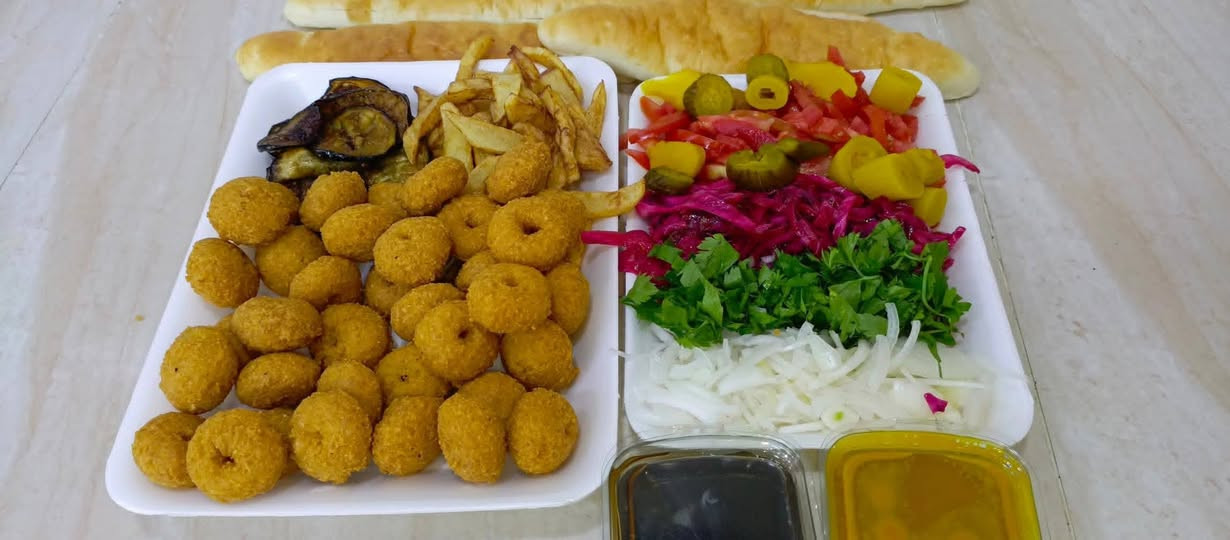 **مـطـعـم زهــور الـجـنـة**
مطعم زهور الجنه يرحب بكم متواجدون لخدمتكم

كليو كباب دجاج 16 شيش مع مقبلات مع سوب 10 الف

كيلو كباب لحم 16شيش مع مقبلات 20 الف

كيلو اجنحه مع مقبلات 12 الف

كيلو تكة دجاج مع مقبلات 12 الف

دجاج شوي مع مقبلات مع برياني مع خبز مع سوب وبسعر  8 الف

كص دجاج  لفه 1000

فلافل ومشكل 500

مستعدون لتجهيز كافة المناسبات

الحجز من خلال الارقام التالي

***********

***********

عنوان طوز حي امام احمد قرب قصابة حكمت

يوجد توصيل داخل طوز فقط 🛵🛵🛵🛵
