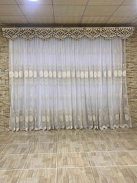 ستارة وتاج • ارتفاع ٢م • عرض ٣م